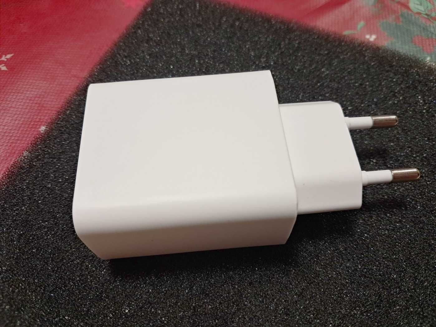 Mocna ładowarka smartfon telefon tablet 3x USB i USB-C