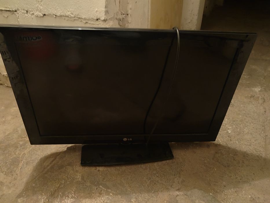 Telewizor 32 całe  lg