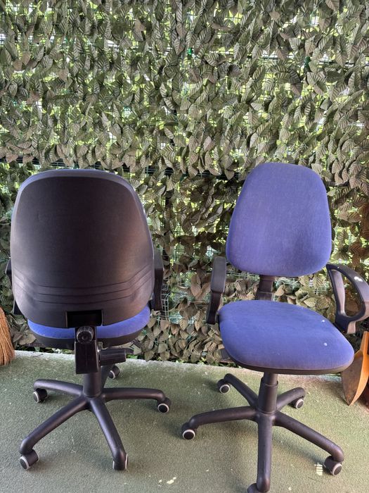 Продаю крісла в хорому стані не дорого .