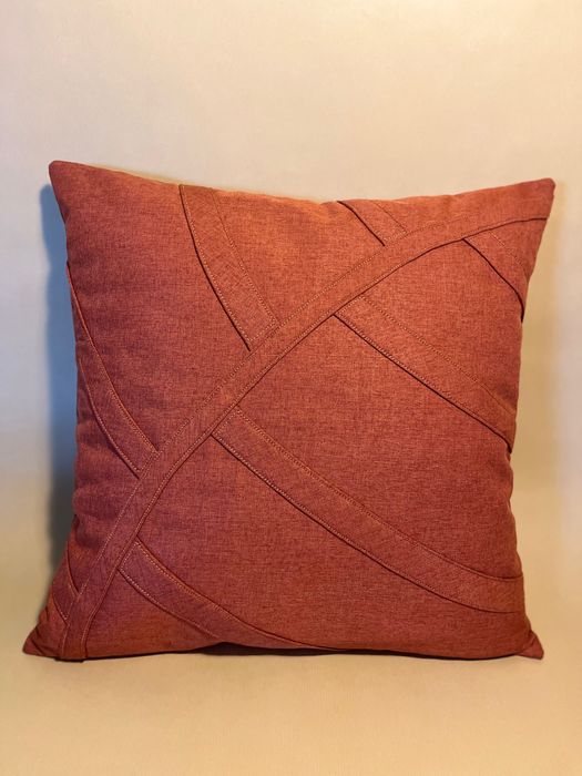 Almofada decorativa Moira, inspirada na forma e cor de folhas