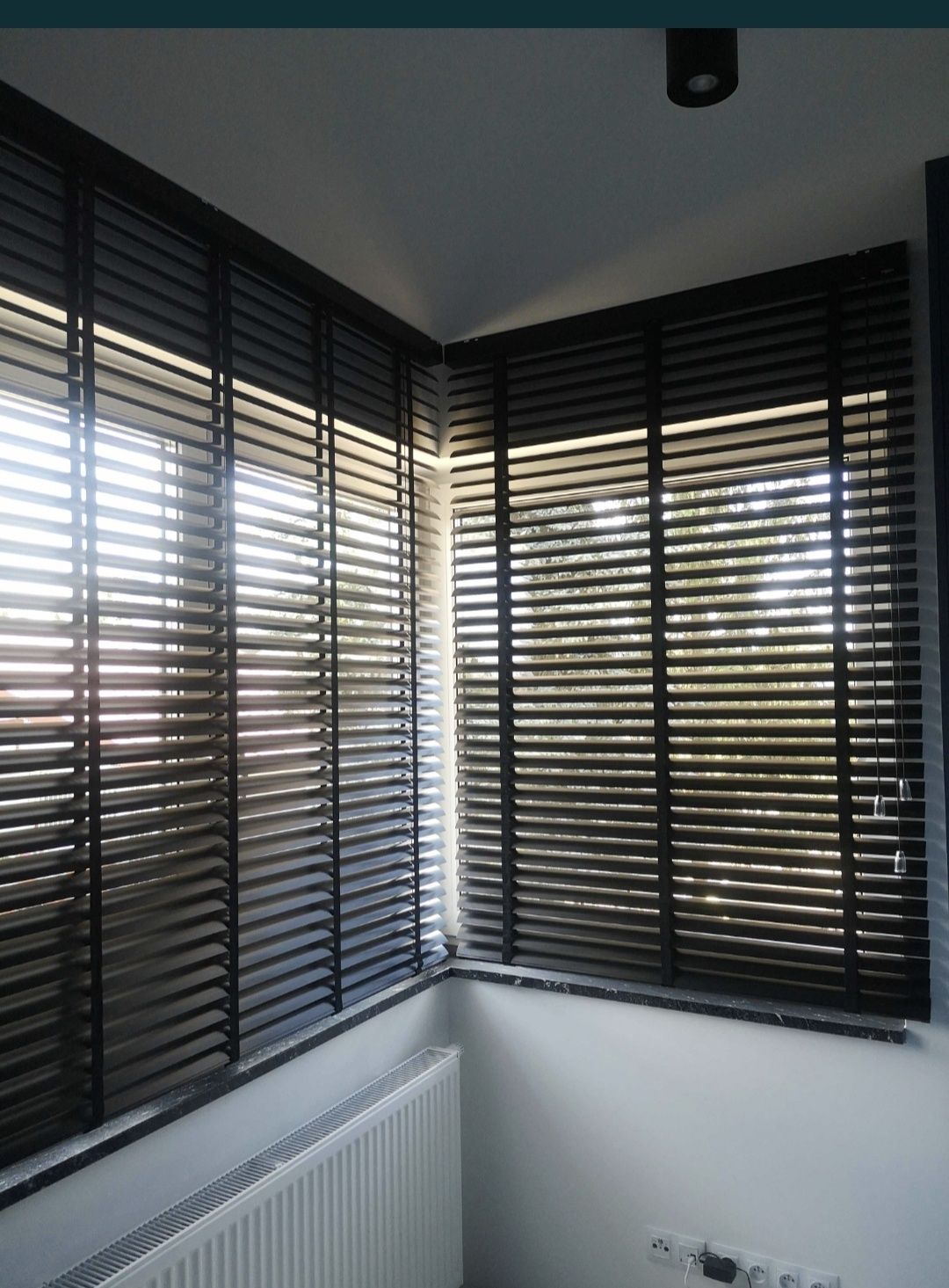Żaluzje drewniane / Żaluzje aluminiowe