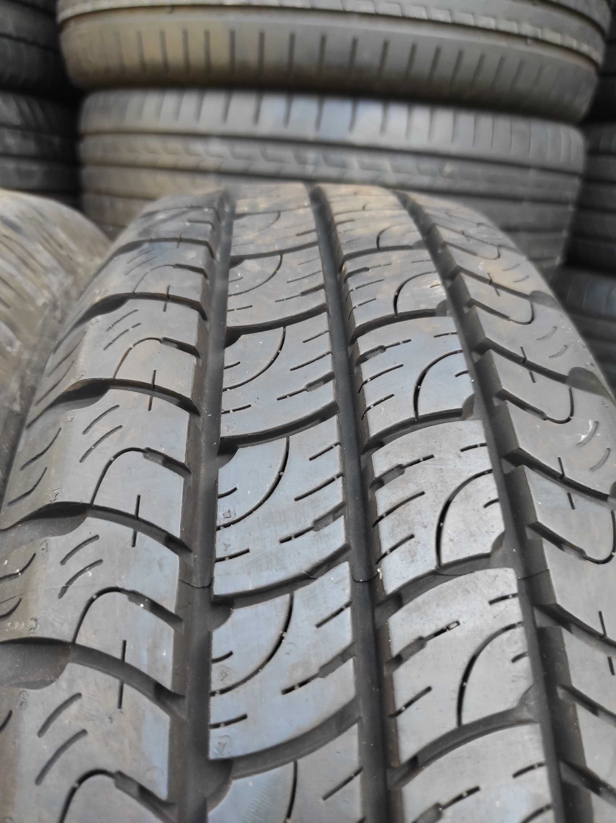 bus lato Goodyear 195/60/16C z2018r 8.9mm