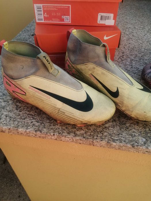 2 pares chuteiras nike