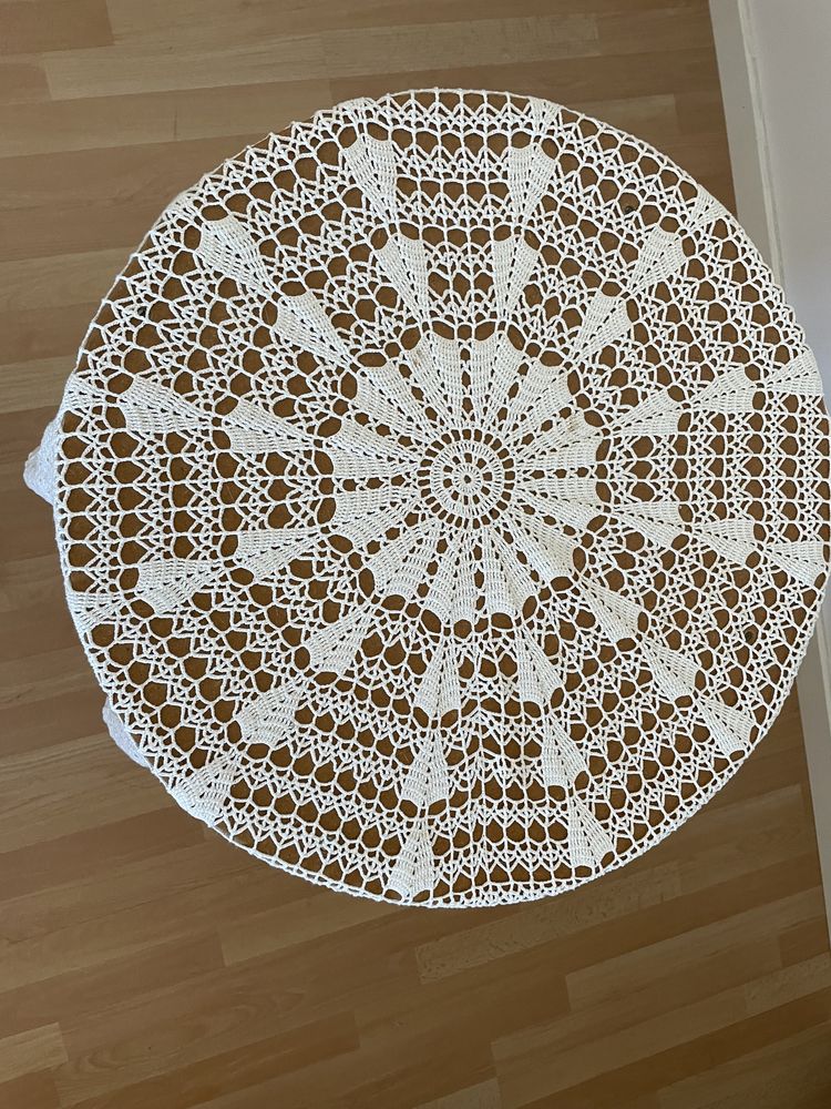 Toalha crochet para mesa de apoio