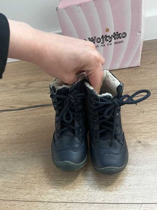 !Wyprzedaż! Granatowe zimowe buty kozaczki Wojtyłko 22