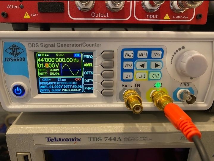 JUNTEK JDS6600-60M генератор сигналів сигналов 60 МГц. Новый