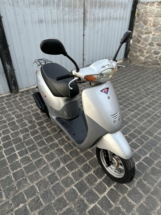 Honda Dio Fit з доками на модних номерах скутер мопед