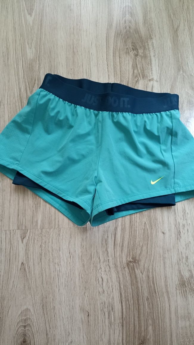 Шорти NIKE Circuit 2 in 1 p.S-M