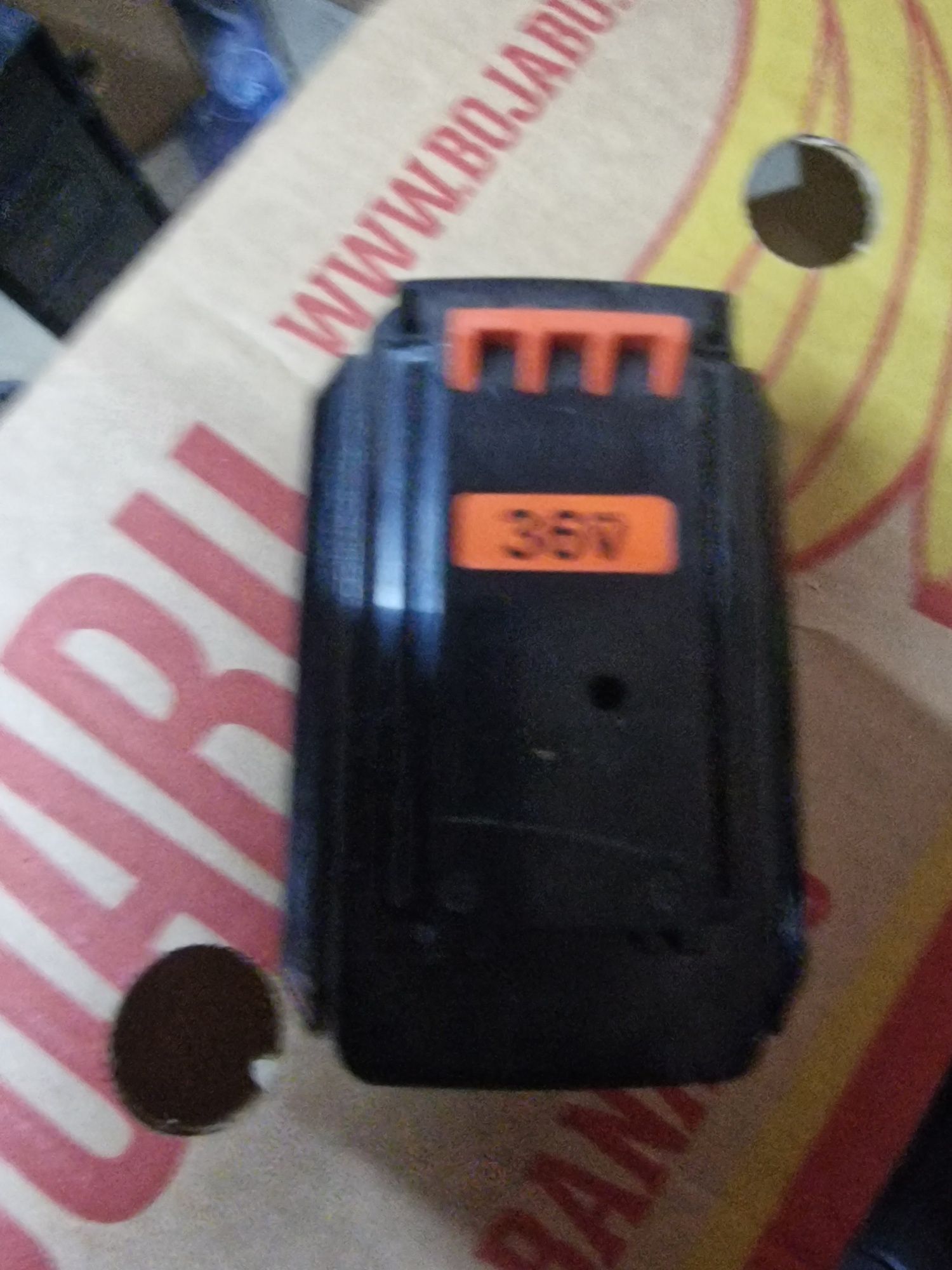 Akumulator black & decker 36 v  że wskaźnikiem