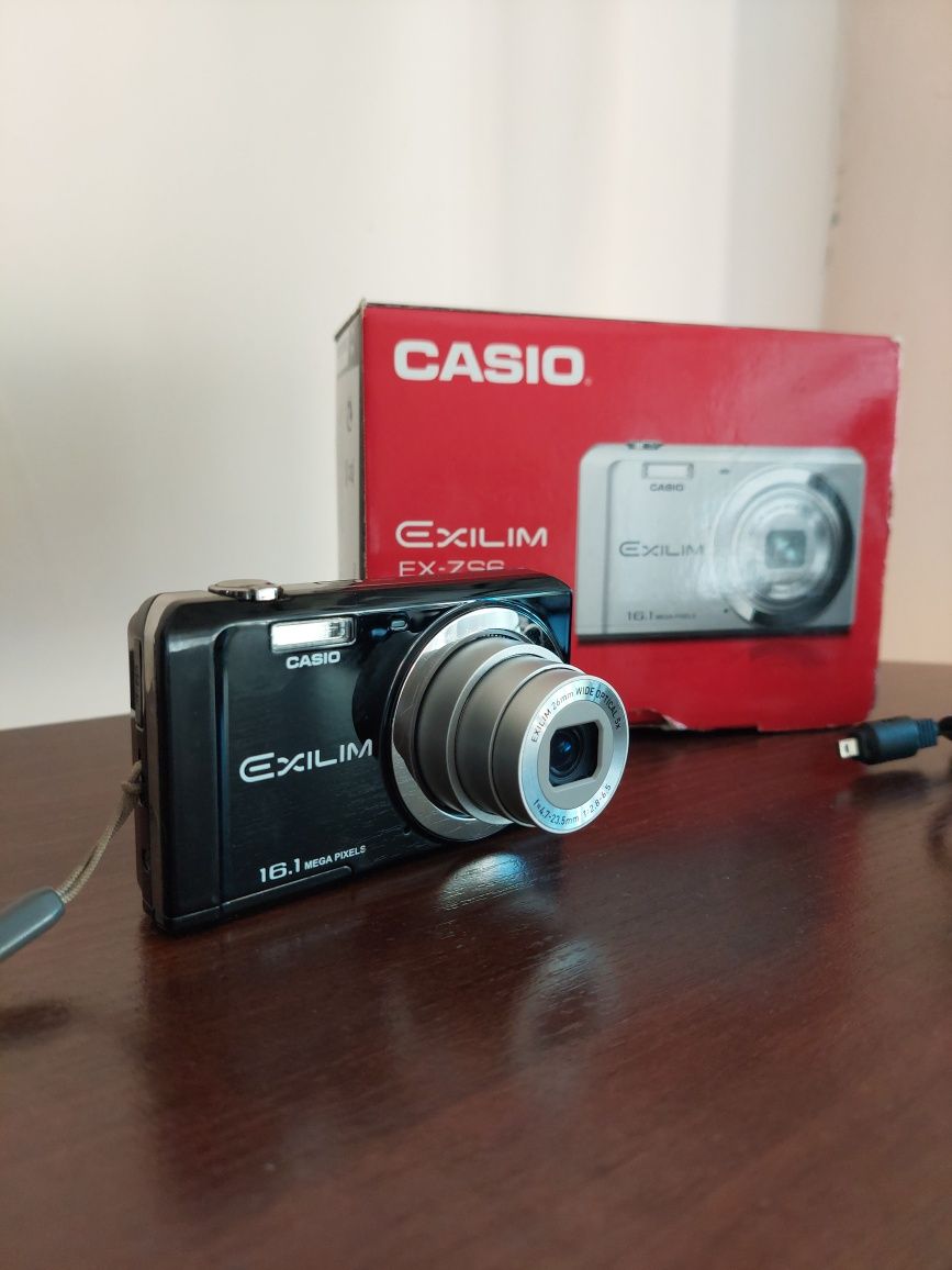 Фотокамера Casio Exilim EX-ZS6 16.1