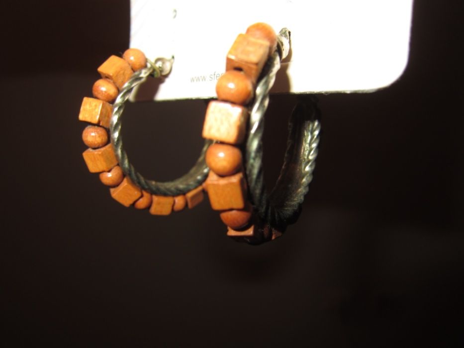 Argolas Prateadas com pecinhas castanhas