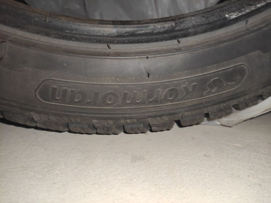 продам зимові шини r18 235 45