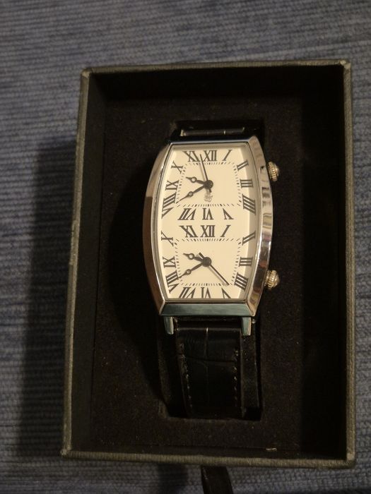 Relogio Emirates Dual Time Quartz