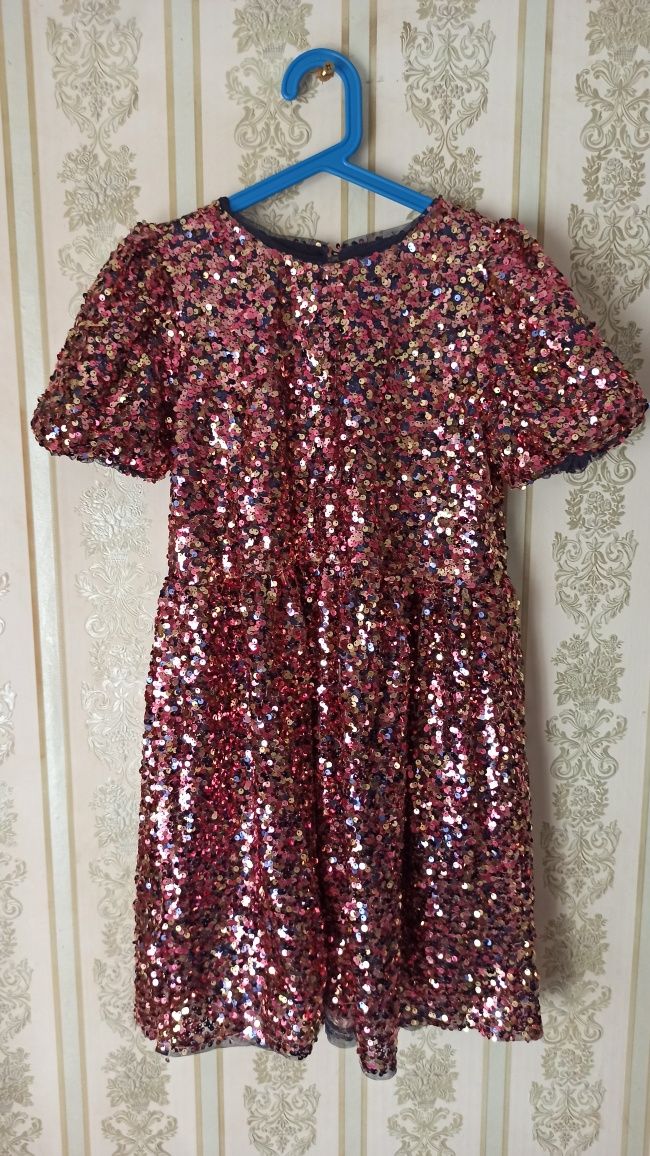 Праздничное,нарядное платье Reserved  146 р,9-11 лет.