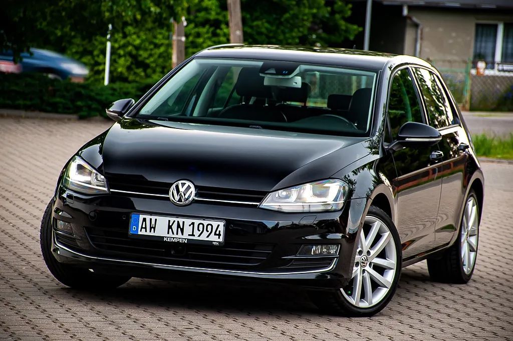 Volkswagen Golf HIGHLINE DSG Masaże LED BiXenon Navi Półskóra Radar Sam Parkuje UNIKAT