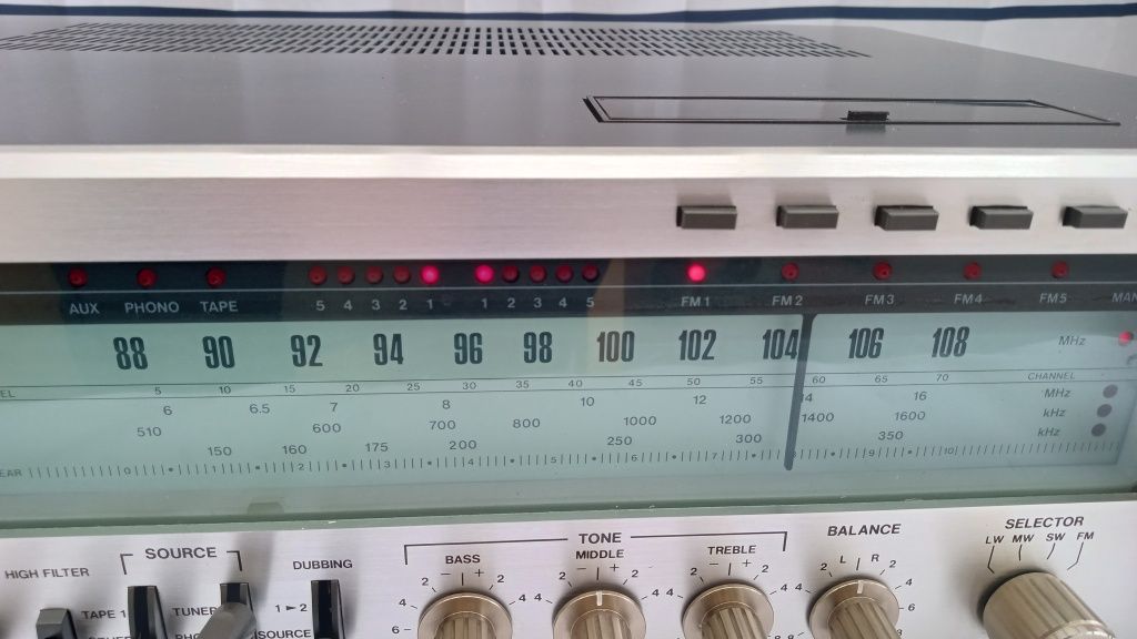 Amplituner ITT Hi-Fi 8033