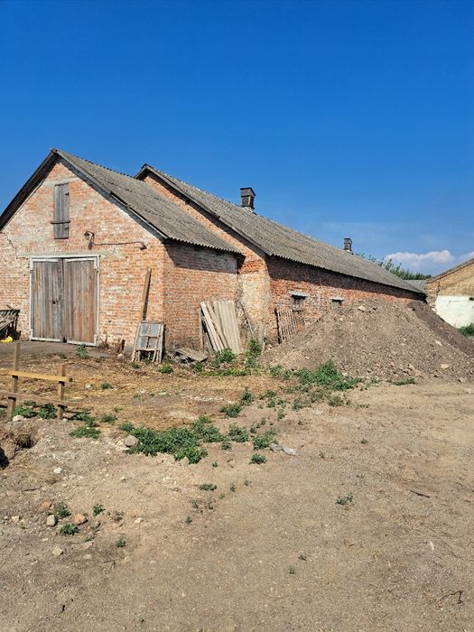 Будівля під стройматеріали