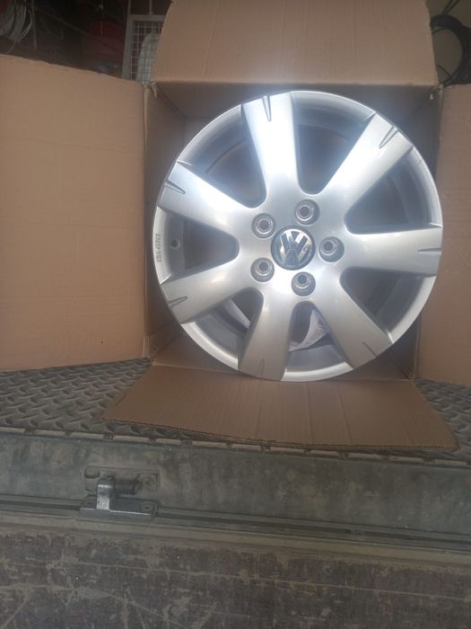 4 Jantes R 16 originais (WW Caddy 2011)
