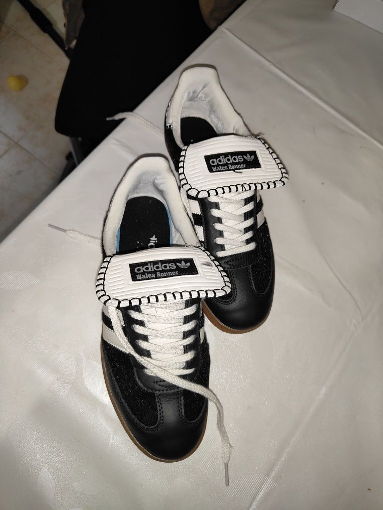 Sapatilhas adidas N41