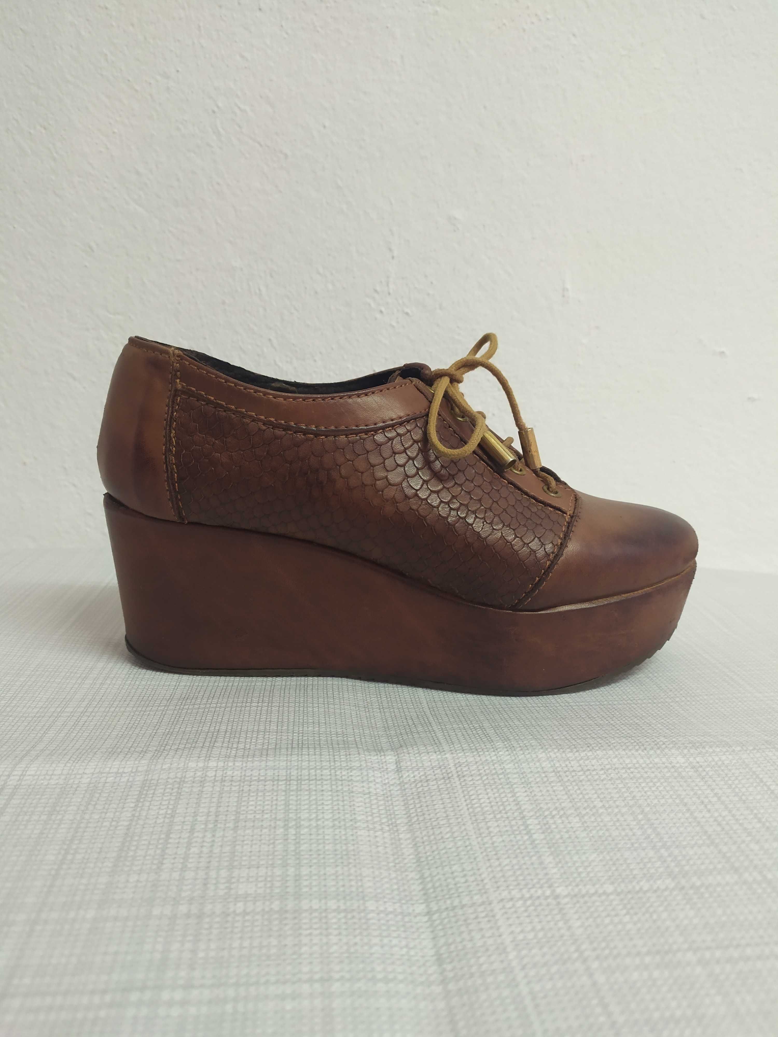 Sapatos atacadores, salto compensado, pele genuína, tam.37