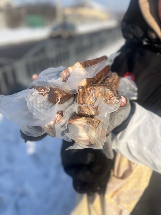 Копчене мʼясо та бекон