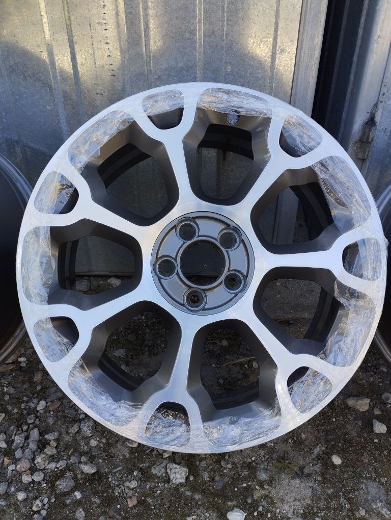 Sprzedam alufelgi 17 do Fiata 500L Cross