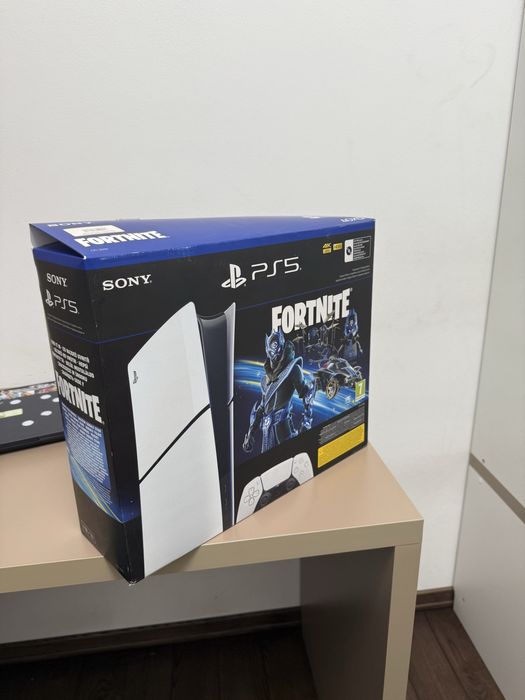 Плейстейшн 5 ідеальний стан, вмикали 2-3 рази