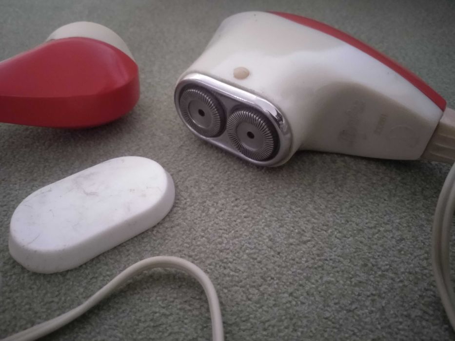 Набор для бритья. Электробритва. СССР. Дорожная электробритва