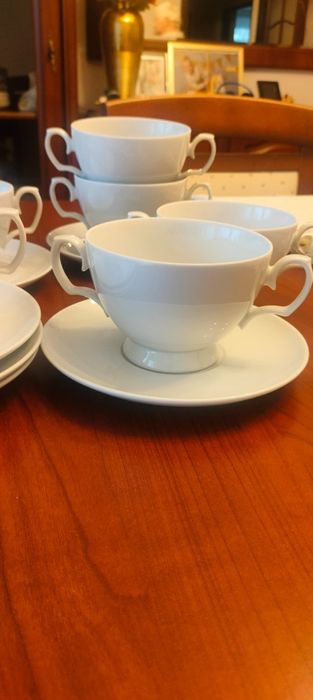 Bulionówki Chodzież ze spodkami 6 osób porcelana Maria Paula.