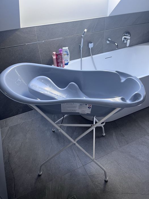 Wanienka ze stelazem dla niemowlaka