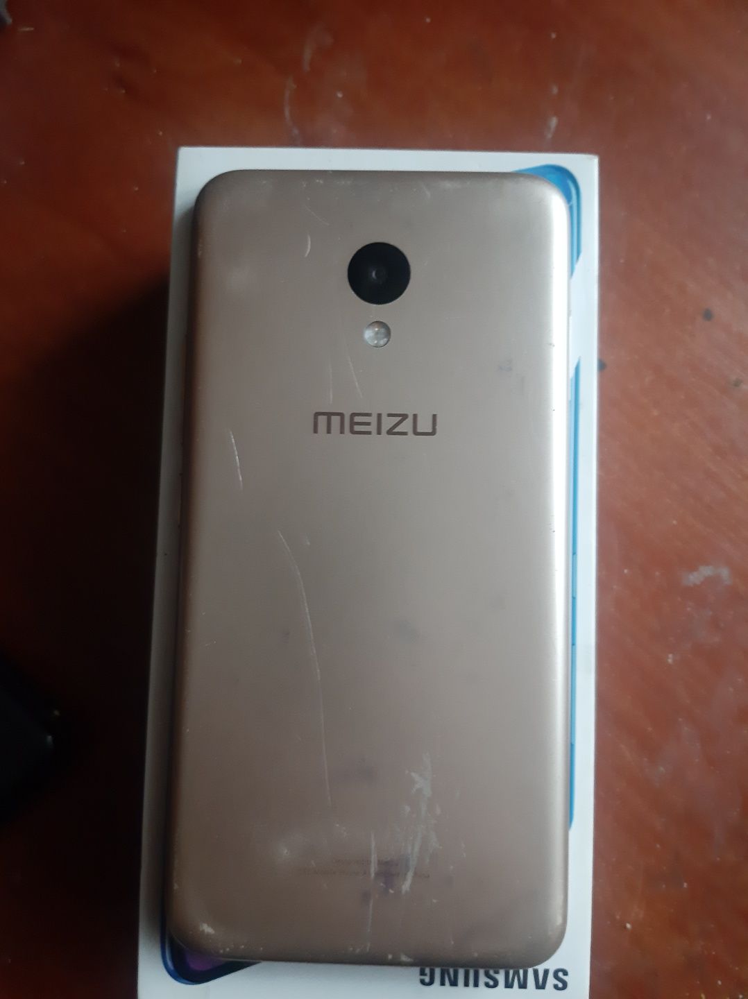 Meizu m5 в середньому стані