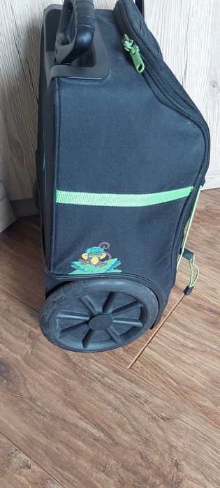 Plecak  walizka na dużych kołach