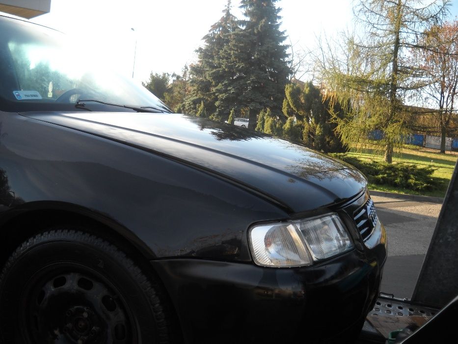 Audi A3 maska przednia kolor czarny