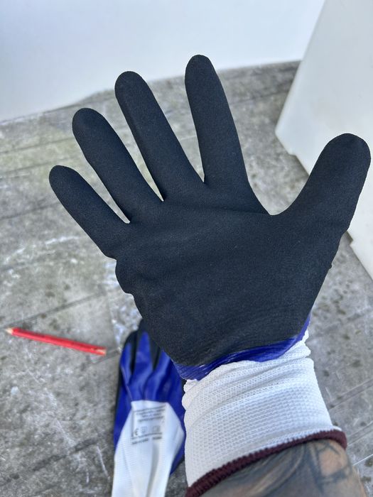 Rękawice robocze solidne mocne.