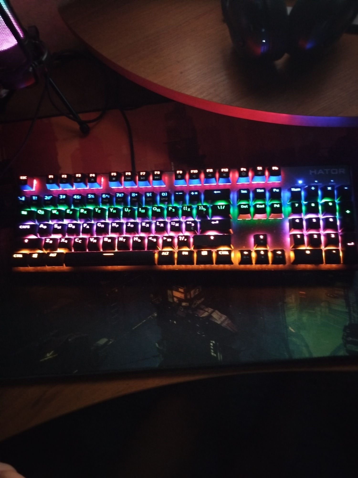 Продам клавіатуру Hator Starfall Rainbow Origin Red до комп'ютера