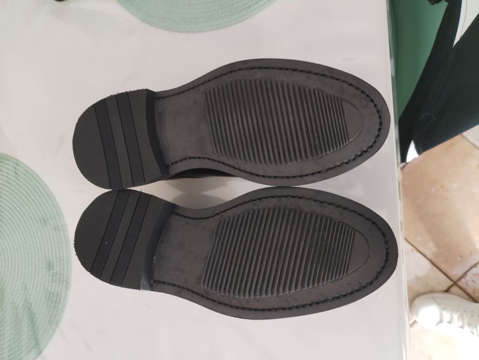 Sapatos colégio militar vários tamanhos (novos) dentro da caixa