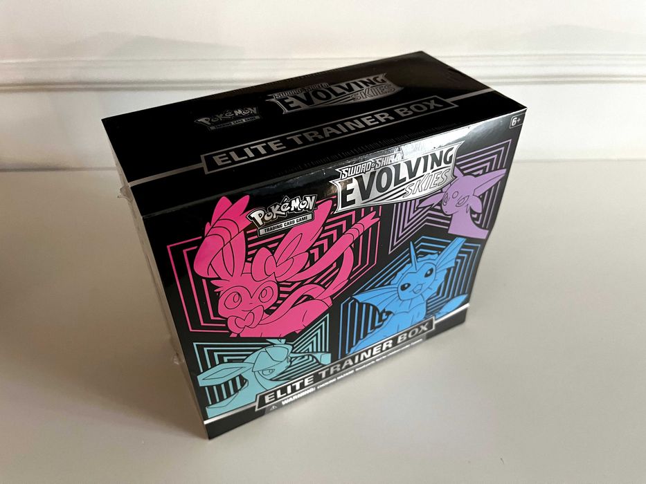 Pokemon Elite Trainer Box - Evolving Skies Nowy-folia