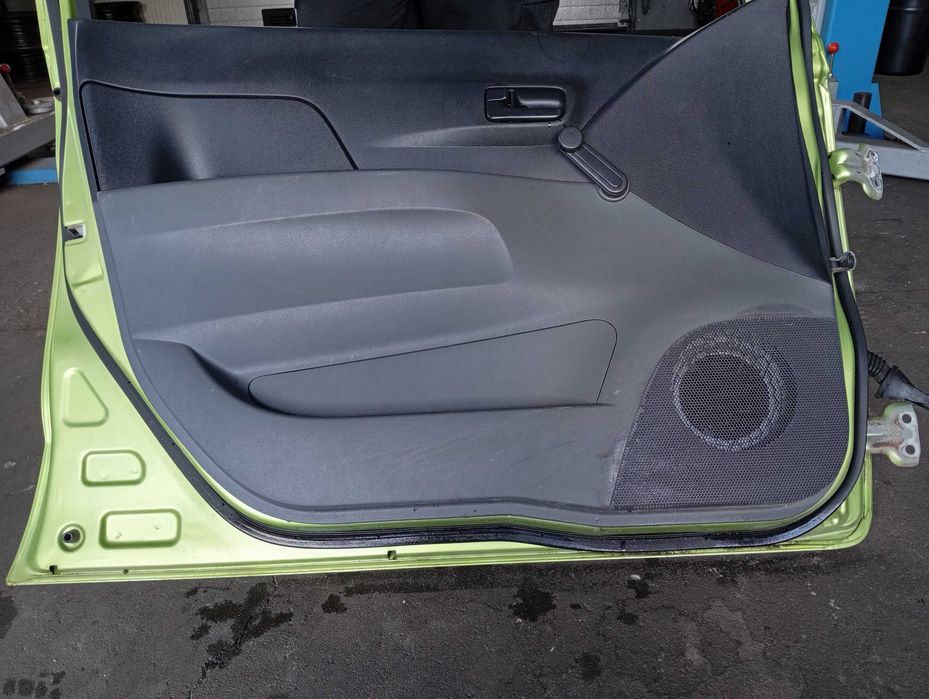 Drzwi przednie lewe Daihatsu Cuore Nr.29