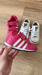 Дитячі кросівки Adidas 23 розмір 14,5 см, шкіряні кеди Converse 21