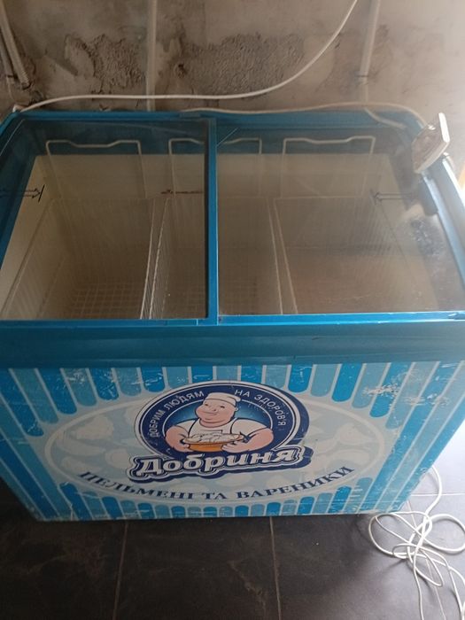 Морозильная камера б/у Лари в хорошем состоянии.