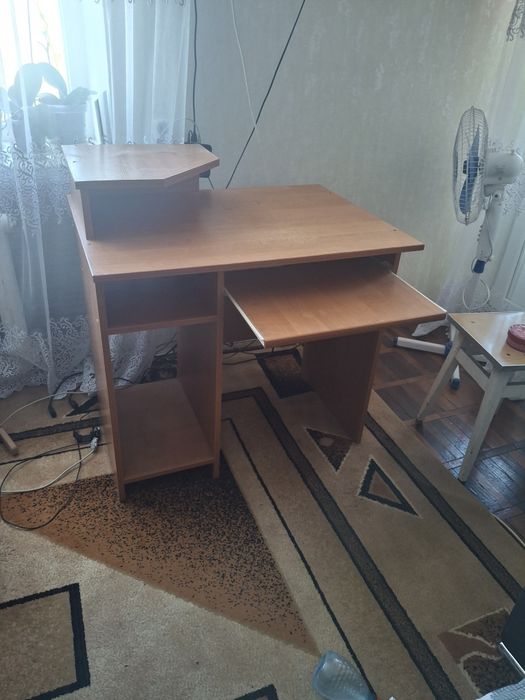 компютерний стіл