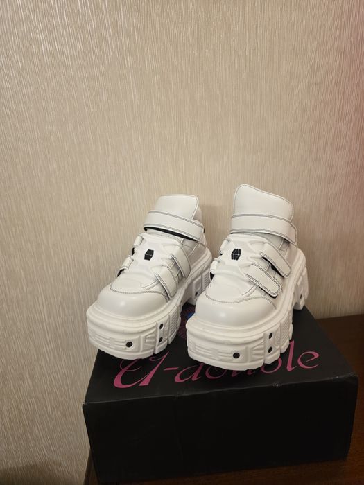 New Rock Ньюроки білі