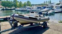 barco semi rígido com motor Suzuki