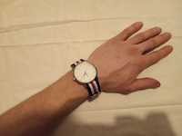 Zegarek H&M w dobrym stanie  biały czerwony niebieski