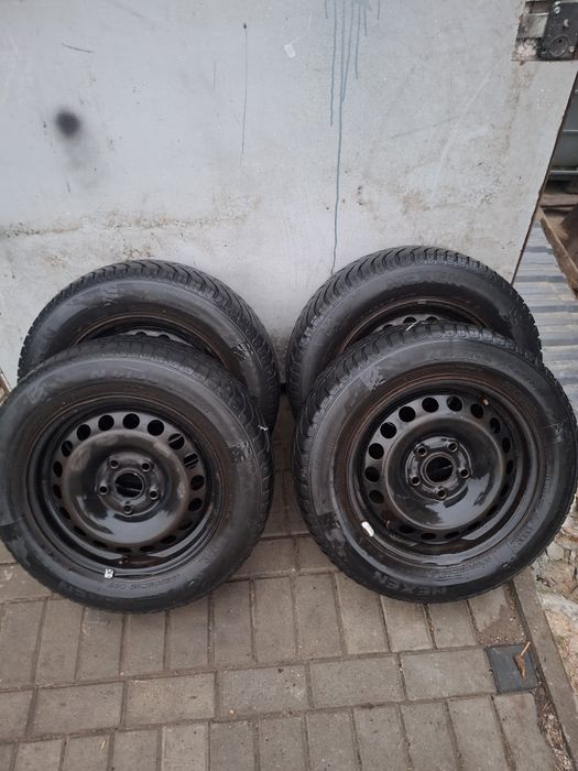4x felgi z oponami  vw  kba 43737 et 47 6j r15