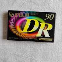 Pusta kaseta magnetofonowa Fuji DR90