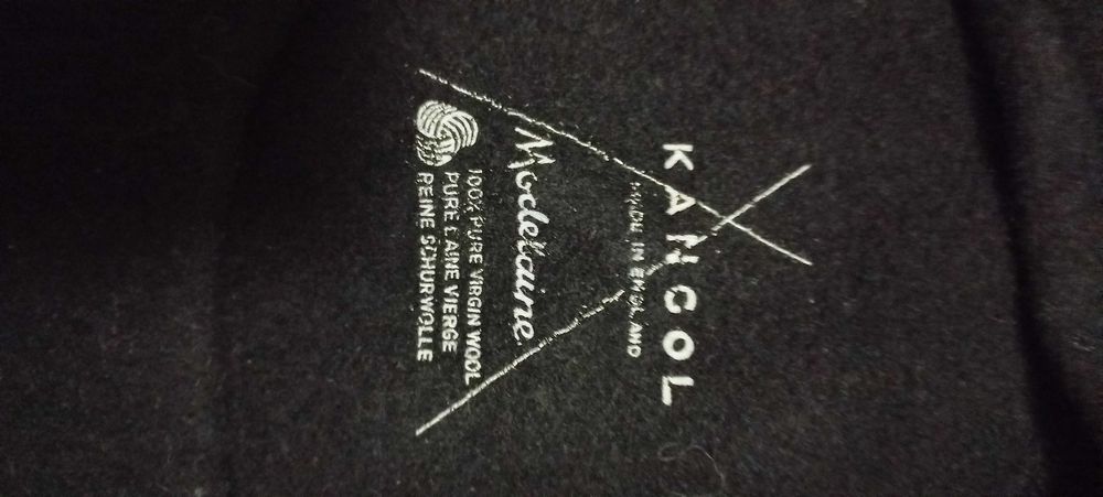 2 черных берета kangol