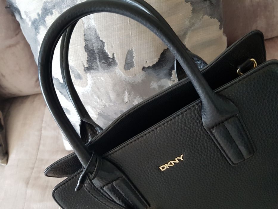 Mala em pele DKNY