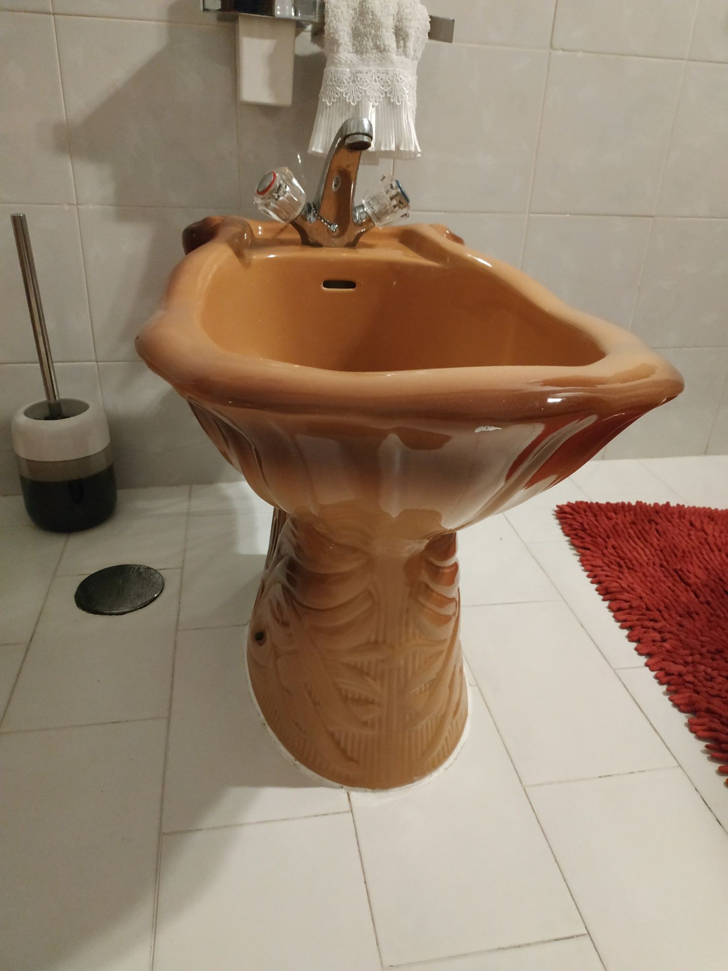 Conjunto wc clássico em bom estado