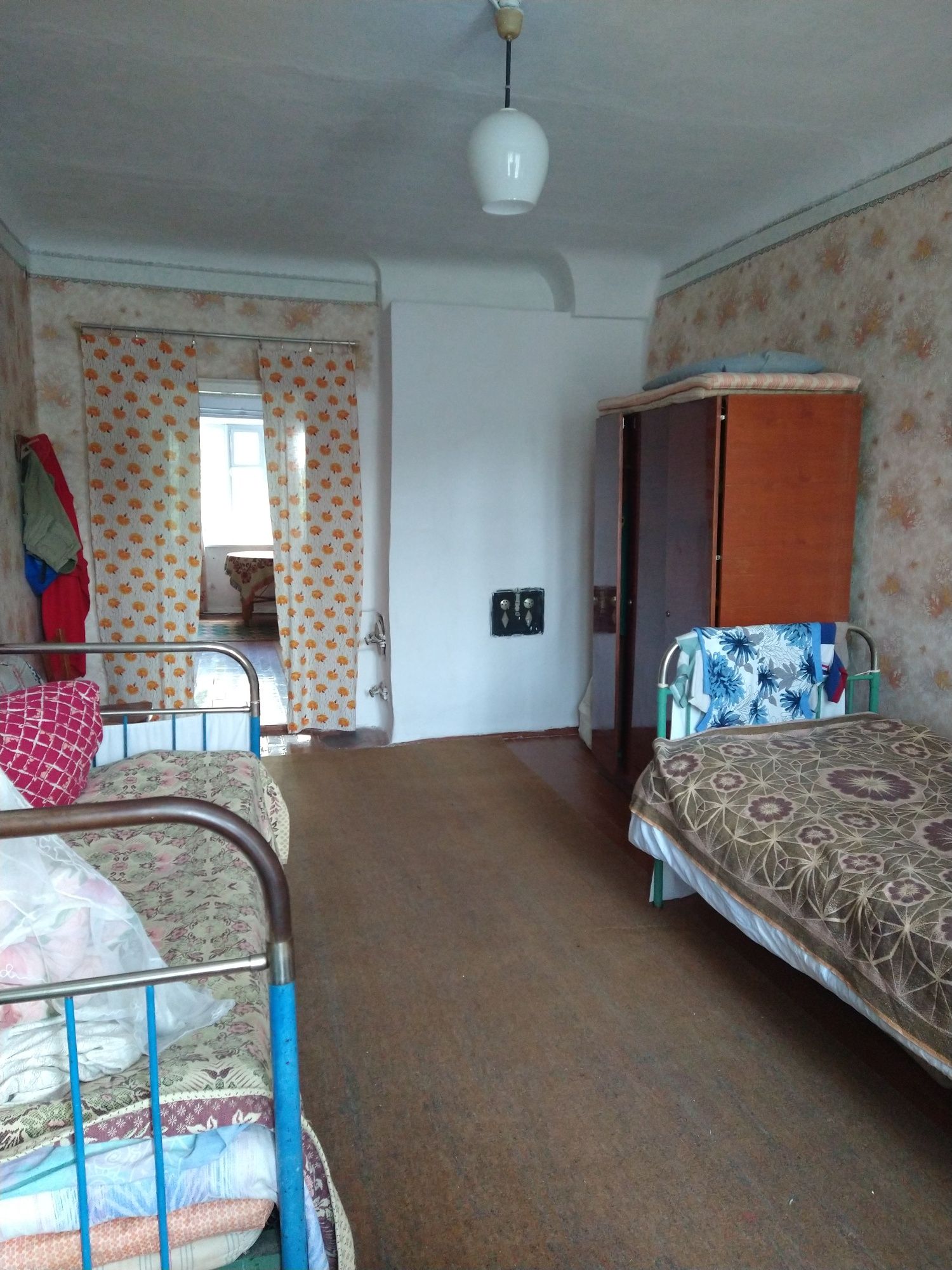 Продається квартирав районі цукрового заводу.